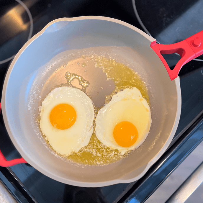 Perfect Pan Cooking Fried Eggs