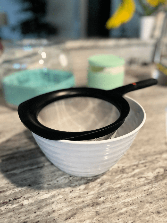 Strainer for making thick greek yogurt