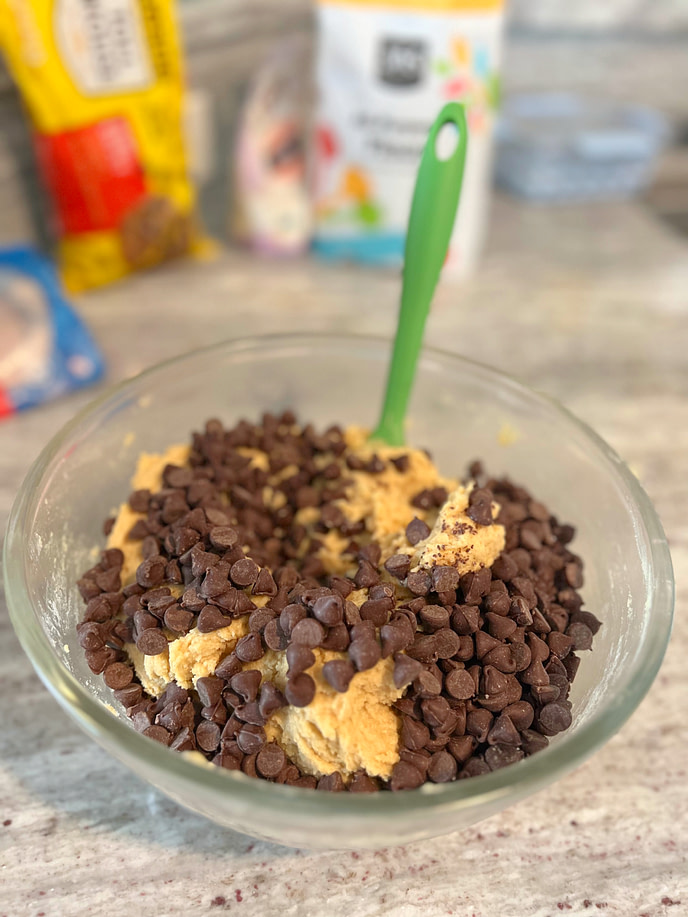 chocolate chip cookie recipe folding in the chocolate chips