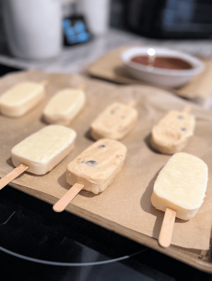 FroYo Bars Dipping in Chocolate